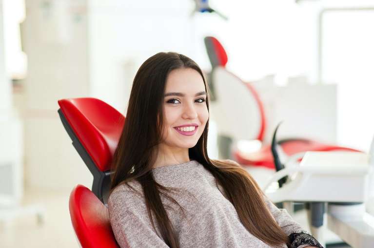 woman getting a smile makeover in bonita springs